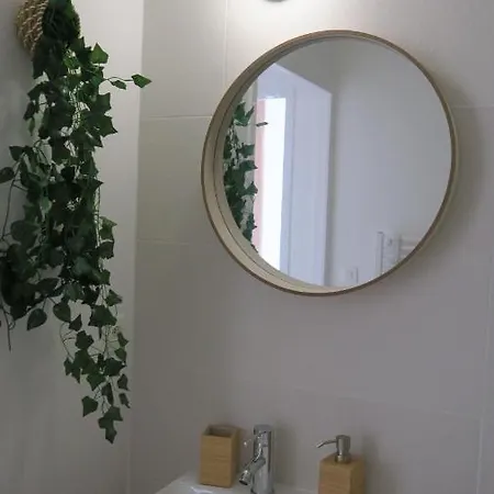 Chaleureux Et Elegant En Residence. Labastidette