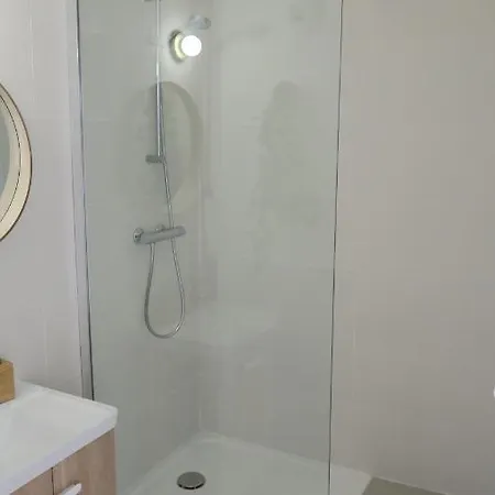 Chaleureux Et Elegant En Residence. דירה Labastidette